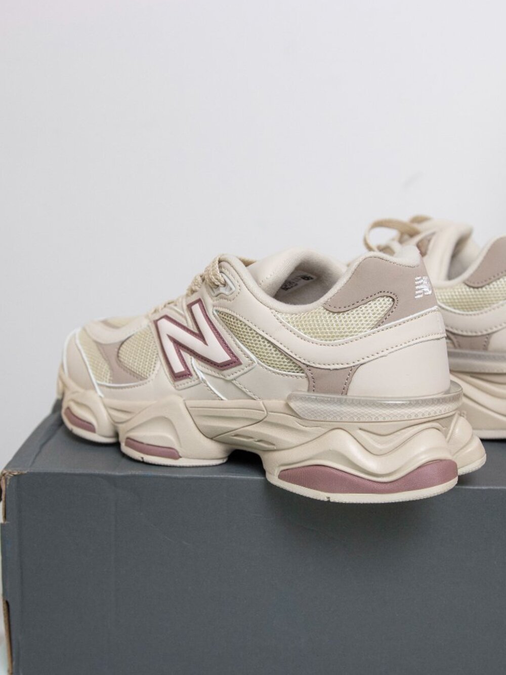 New Balance 9060 Beige Pink Sneakers Womens Size 6.5 B Chunky Lifestyle Shoes U9 - Picture 5 of 8